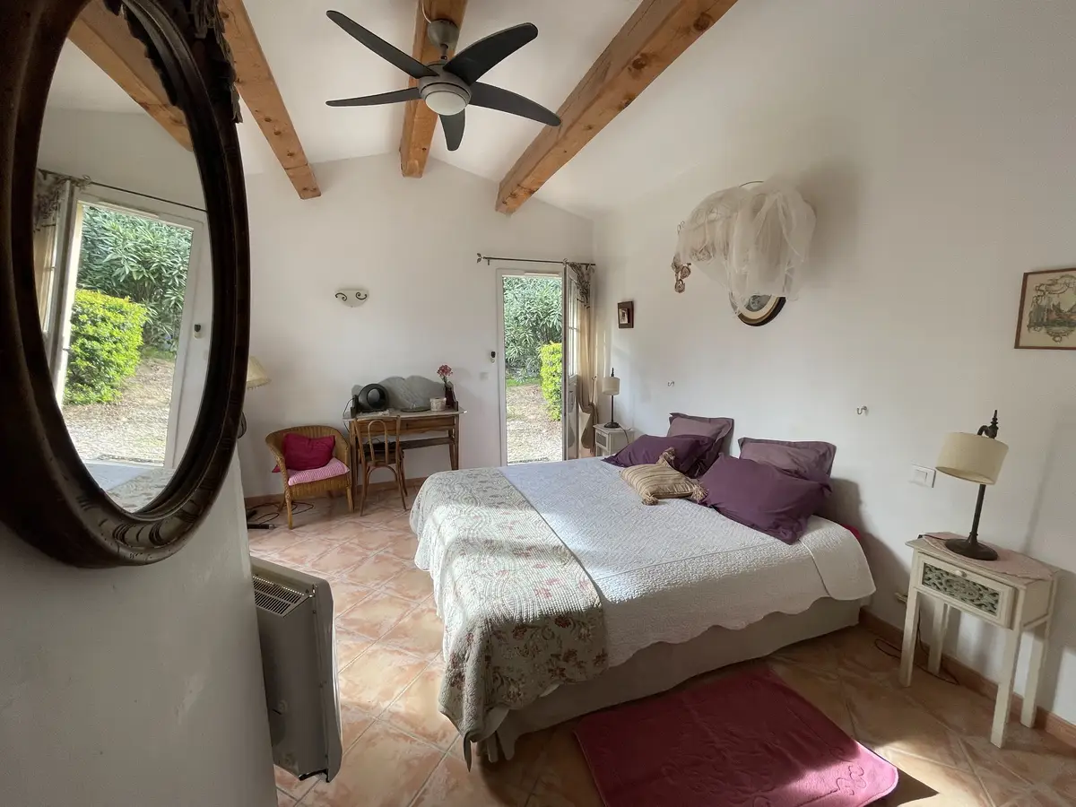 Chambre Rose du gîte à L'Amandari - Provence Holidays