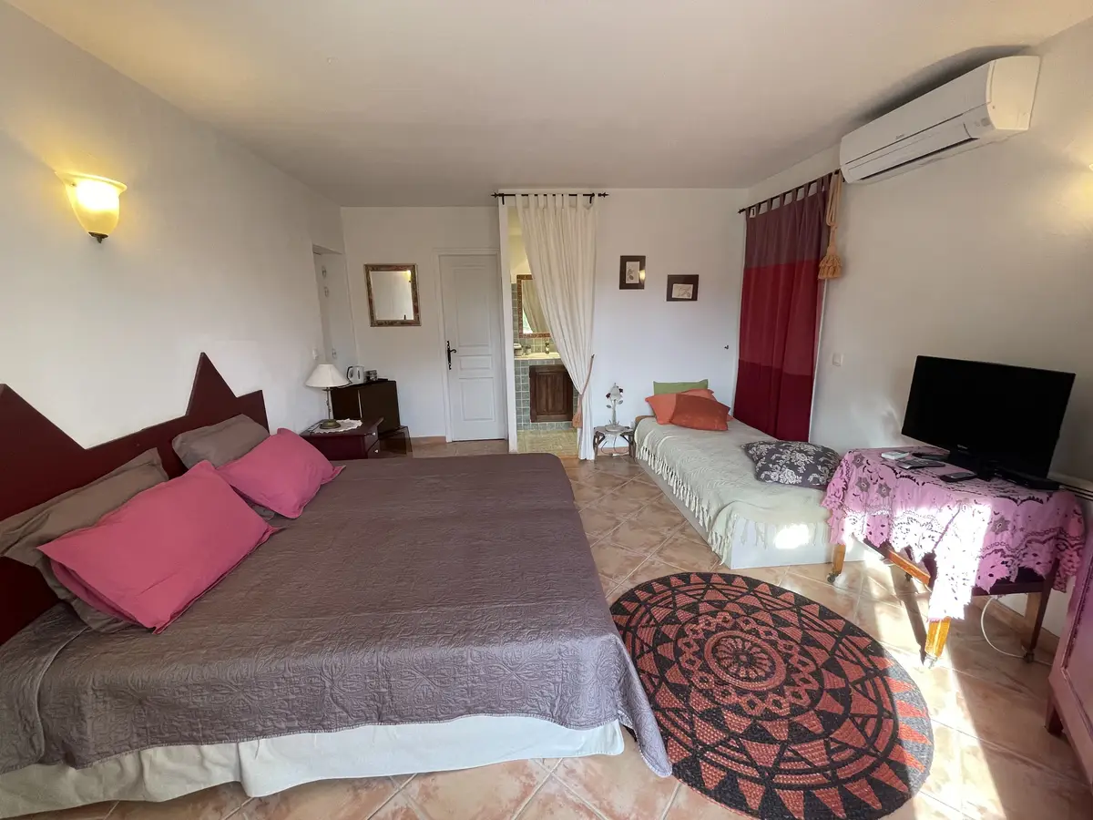 Chambre Figue du gîte à L'Amandari - Provence Holidays