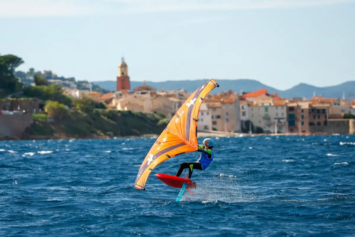 Planche à voile dans le Golfe de Saint-Tropez